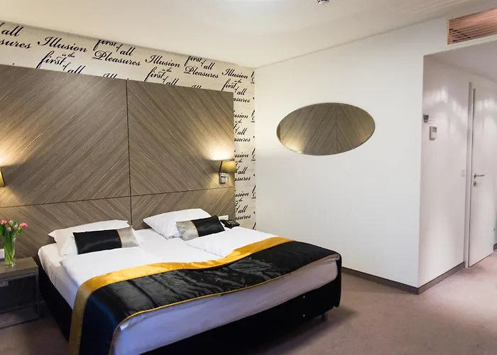 Hotel Elaya West, Trademark By Wyndham 4*