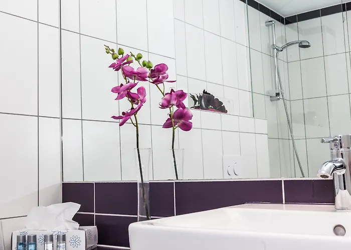 Hotel Elaya West, Trademark By Wyndham 4*