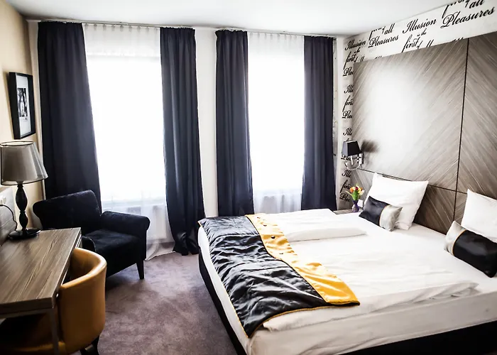 Elaya West, Trademark By Wyndham 4*