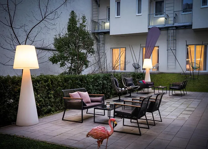 Отель Elaya West, Trademark By Wyndham 4*