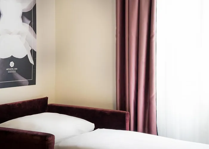 Elaya West, Trademark By Wyndham 4*