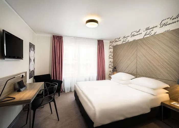 Elaya West, Trademark By Wyndham Hotel 4*