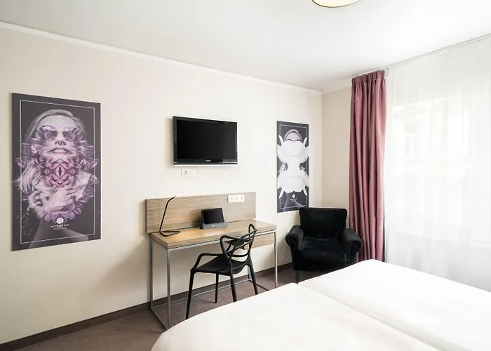 Elaya West, Trademark By Wyndham Hotel 4*
