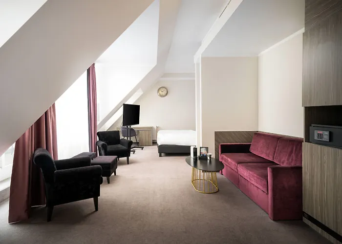 Hotel Elaya West, Trademark By Wyndham