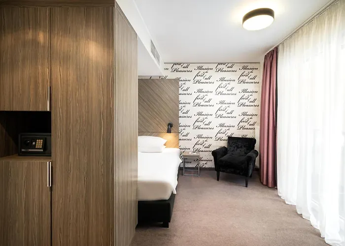 Hotel Elaya West, Trademark By Wyndham