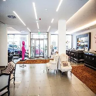 Elaya West, Trademark By Wyndham 4* Vídeň