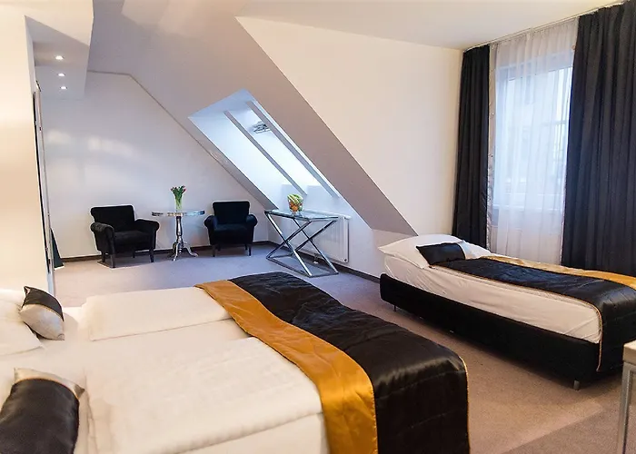 Hotel Elaya West, Trademark By Wyndham 4*